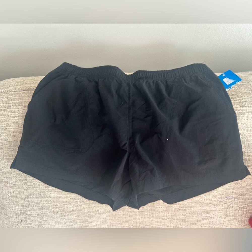 NWT Columbia sandy river shorts - size large